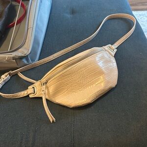 Chic Beige Croc-Embossed Crossbody Bag